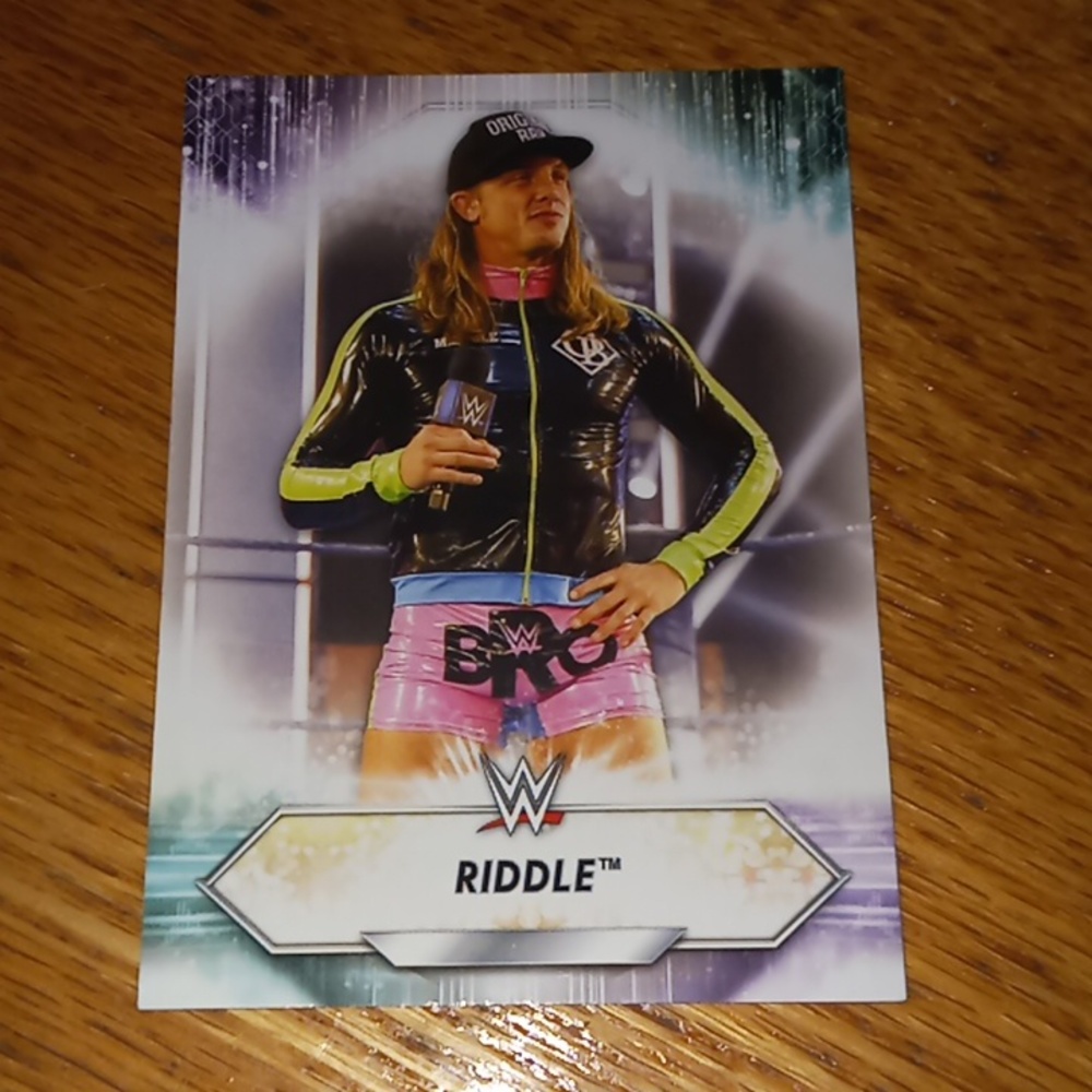 2021 Topps WWE RAW Riddle # 129 card